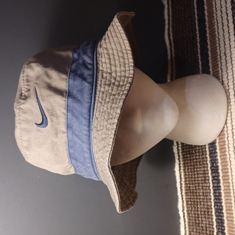 Nike Bucket Hat